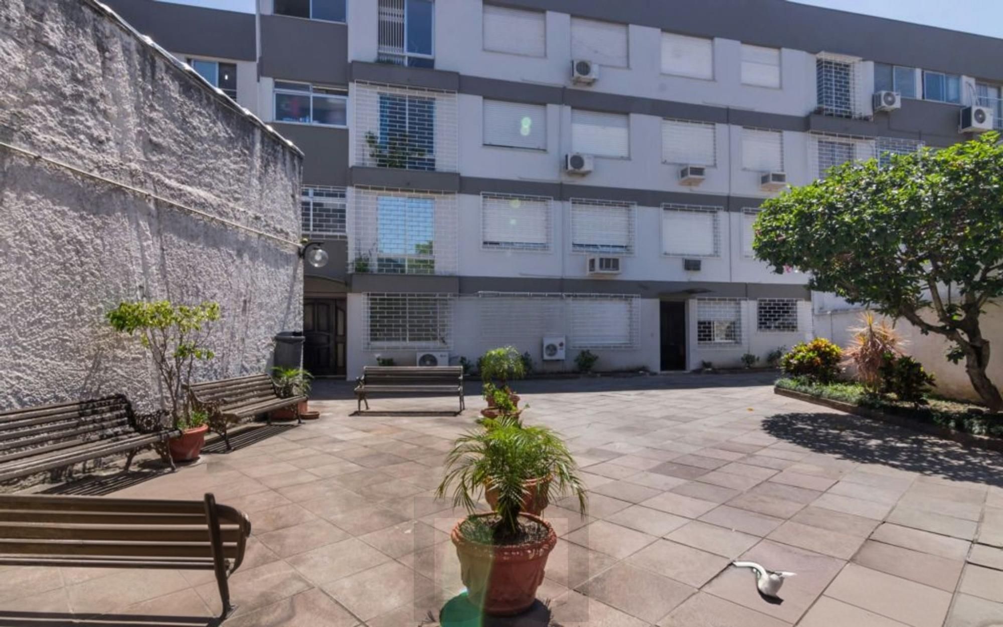 Apartamento com 2 quartos, 2 banheiros e 1 vaga no bairro Azenha. — foto 22