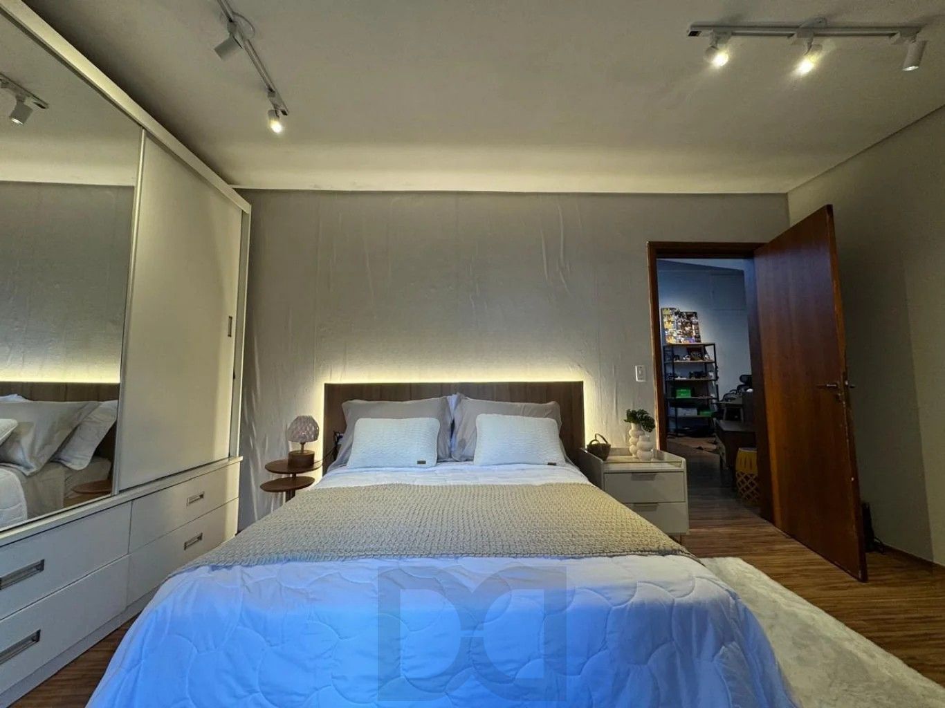 Casa de 3 dormitórios e 4 vagas de garagem no Bairro gloria em Porto Alegre. — foto 27