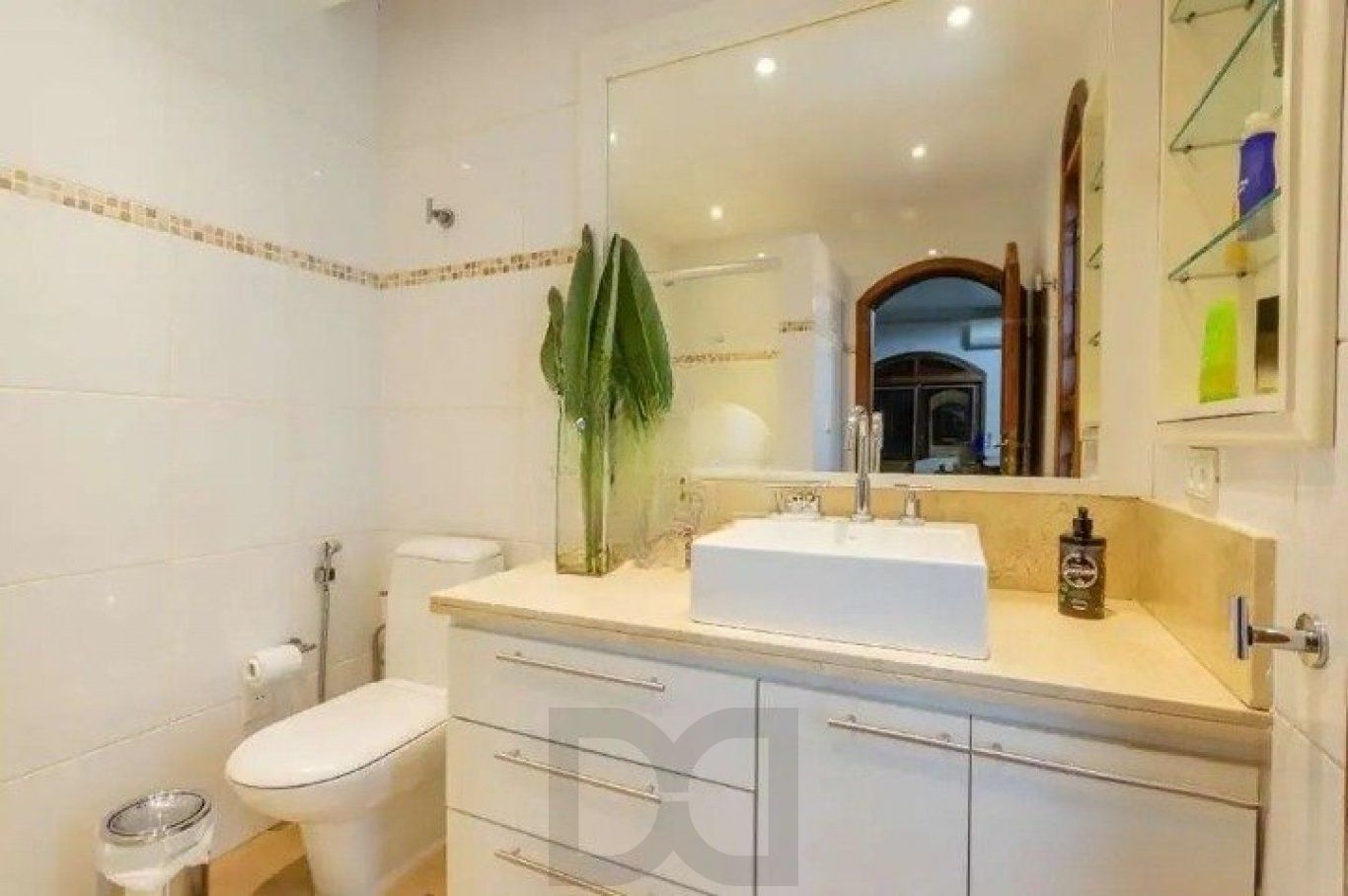 Casa de 3 quartos, piscina, churrasqueira, 7 vagas no bairro Tristeza — foto 13
