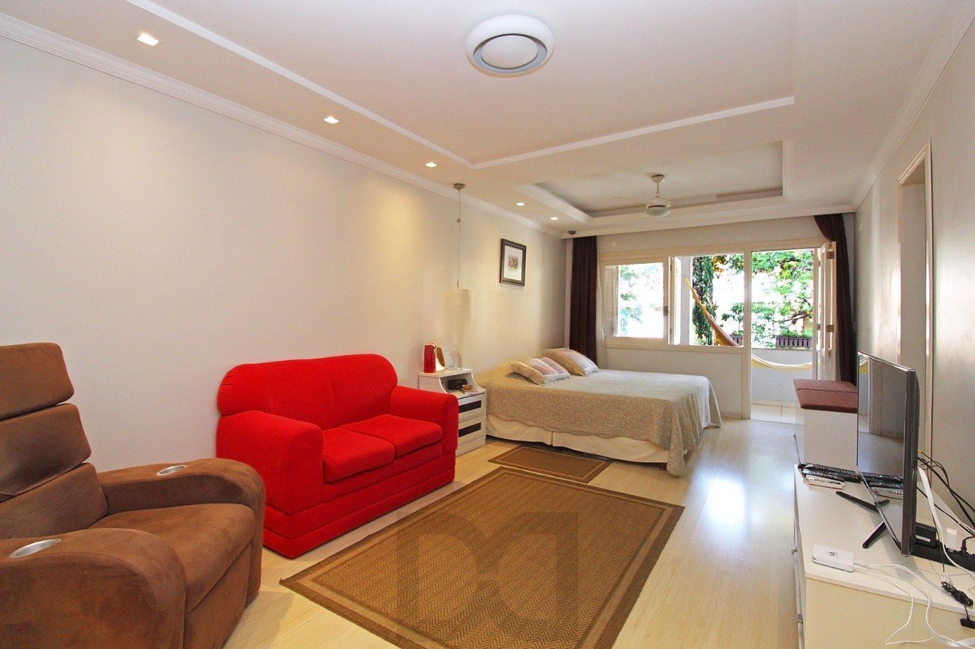 Casa com 4 dormitórios, pátio e piscina no Bairro Jardim Itu — foto 14