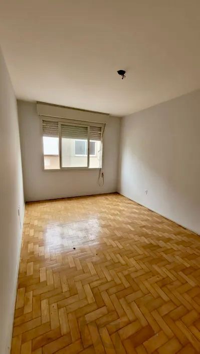 APARTAMENTO, 2 DORMITÓRIOS NO BAIRRO AZENHA EM PORTO ALEGRE PARA COMPRAR — foto 1