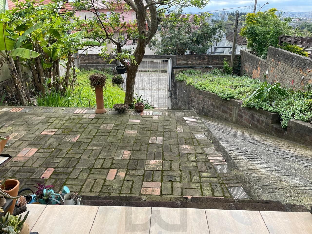 Casa com 3 quartos, suíte e 5 vagas no bairro Santo Antônio. — foto 28