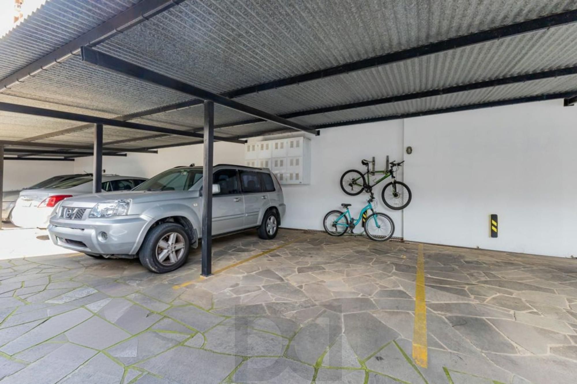 Apartamento com 3 quartos, 1 suíte, 3 vagas e elevador no Bairro São João. — foto 36