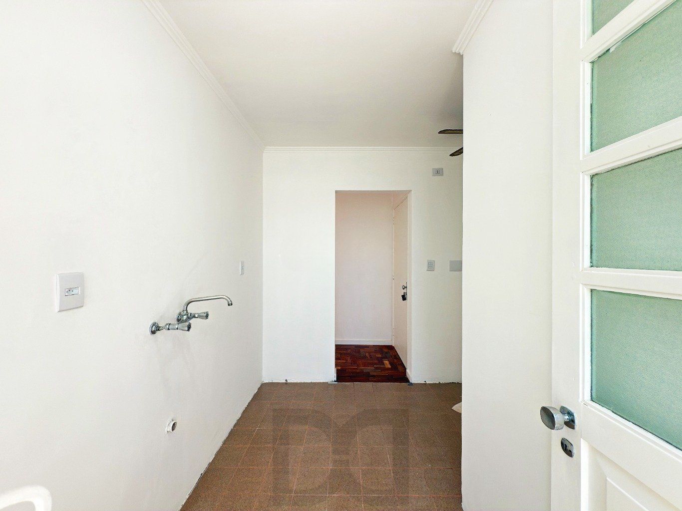 Cobertura com 2 quartos, vaga, elevador e churrasqueira  no bairro Cristal. — foto 18