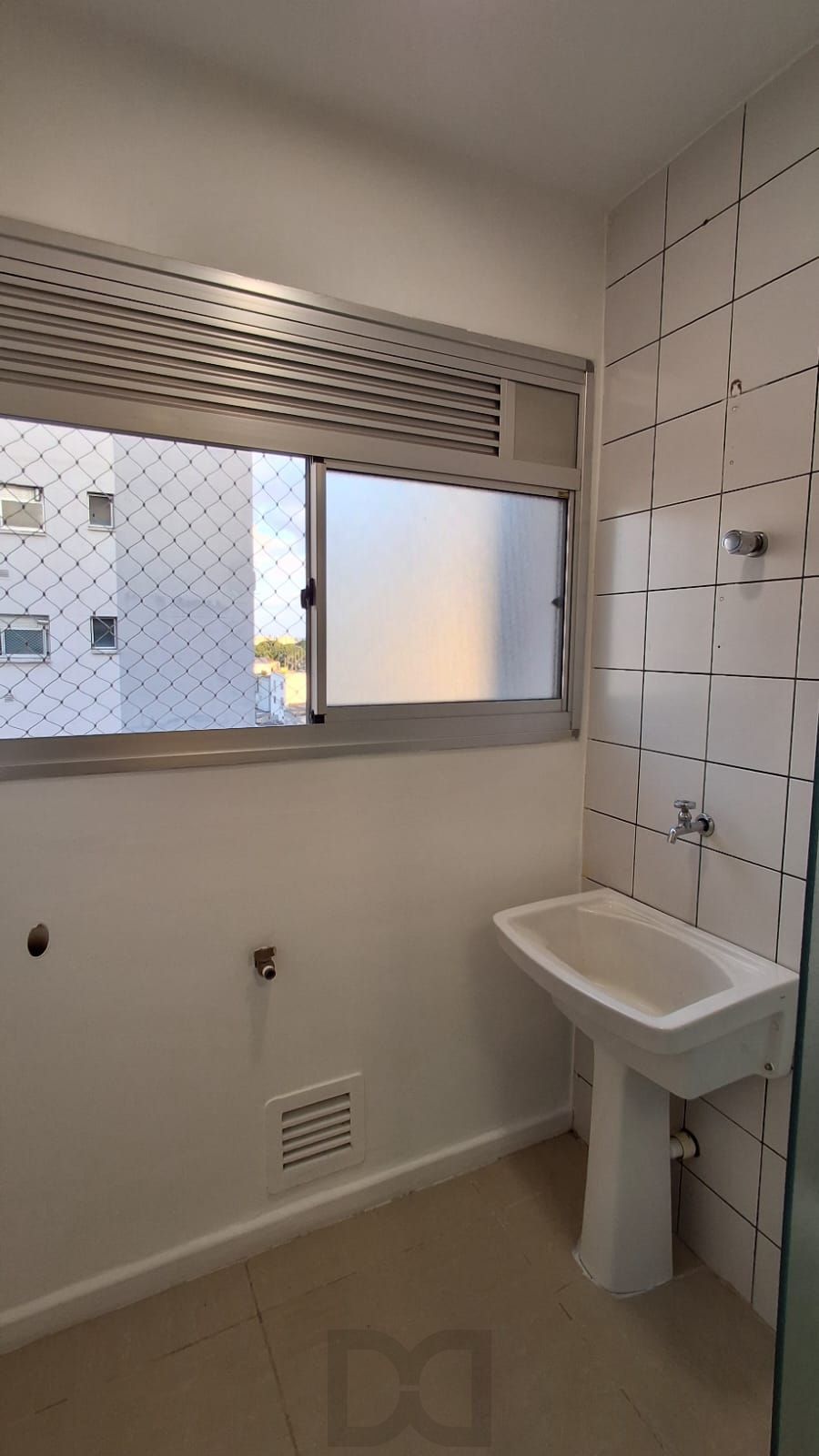 Apartamento de 2 dormitórios, 1 vaga e elevador no bairro Sarandi — foto 13