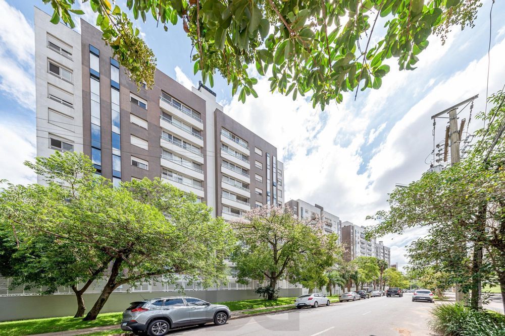 Apartamento com 3 quartos, 3 suítes e 128m² à venda em Menino Deus. — foto 51