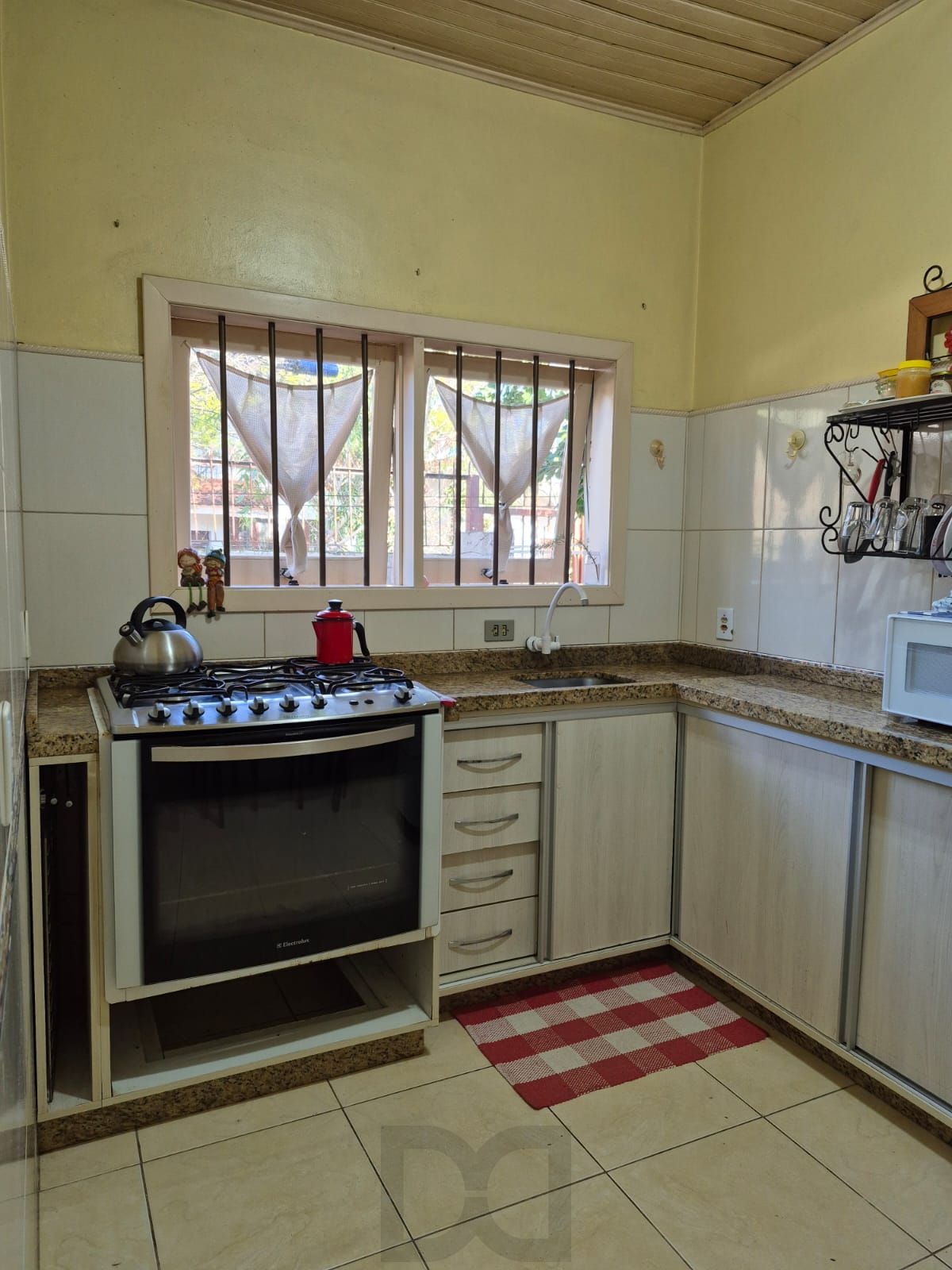 Casa mista de 3 quartos e 2 vagas no bairro Sarandi. — foto 23
