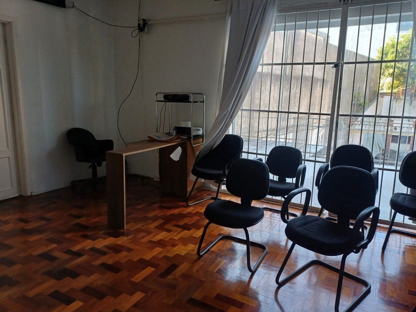 Casa com 3 quartos, 3 banheiros, 300m² e 8 vagas no Menino Deus. — foto 19
