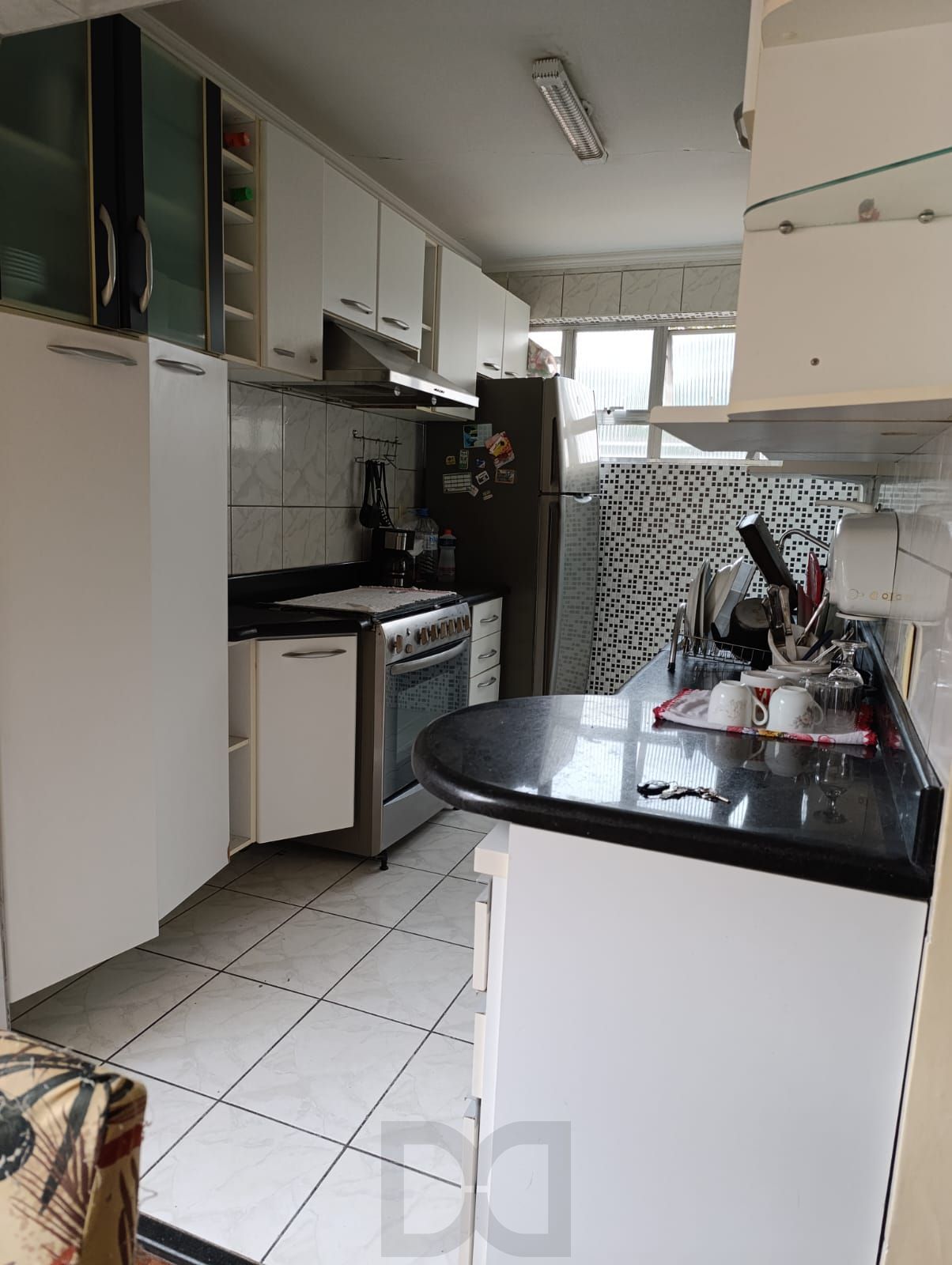 Apartamento de 3 dormitórios, 1 suíte e 1 vaga no bairro Petrópolis. — foto 7
