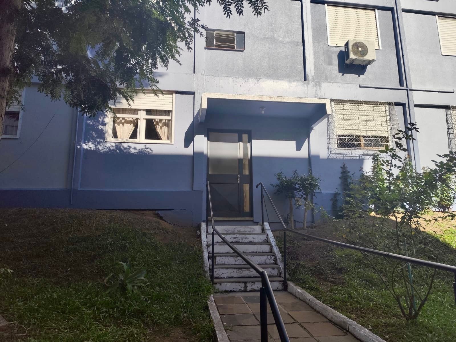 Apartamento 1 quarto, portaria 24 horas e churrasqueira no bairro Camaquã. — foto 32