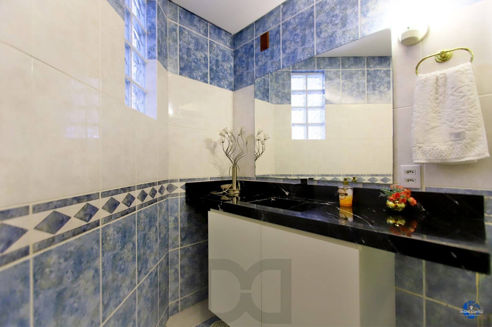 Casa de 3 dormitórios, 3 vagas e pátio com piscina bairro Chácara das Pedras. — foto 37