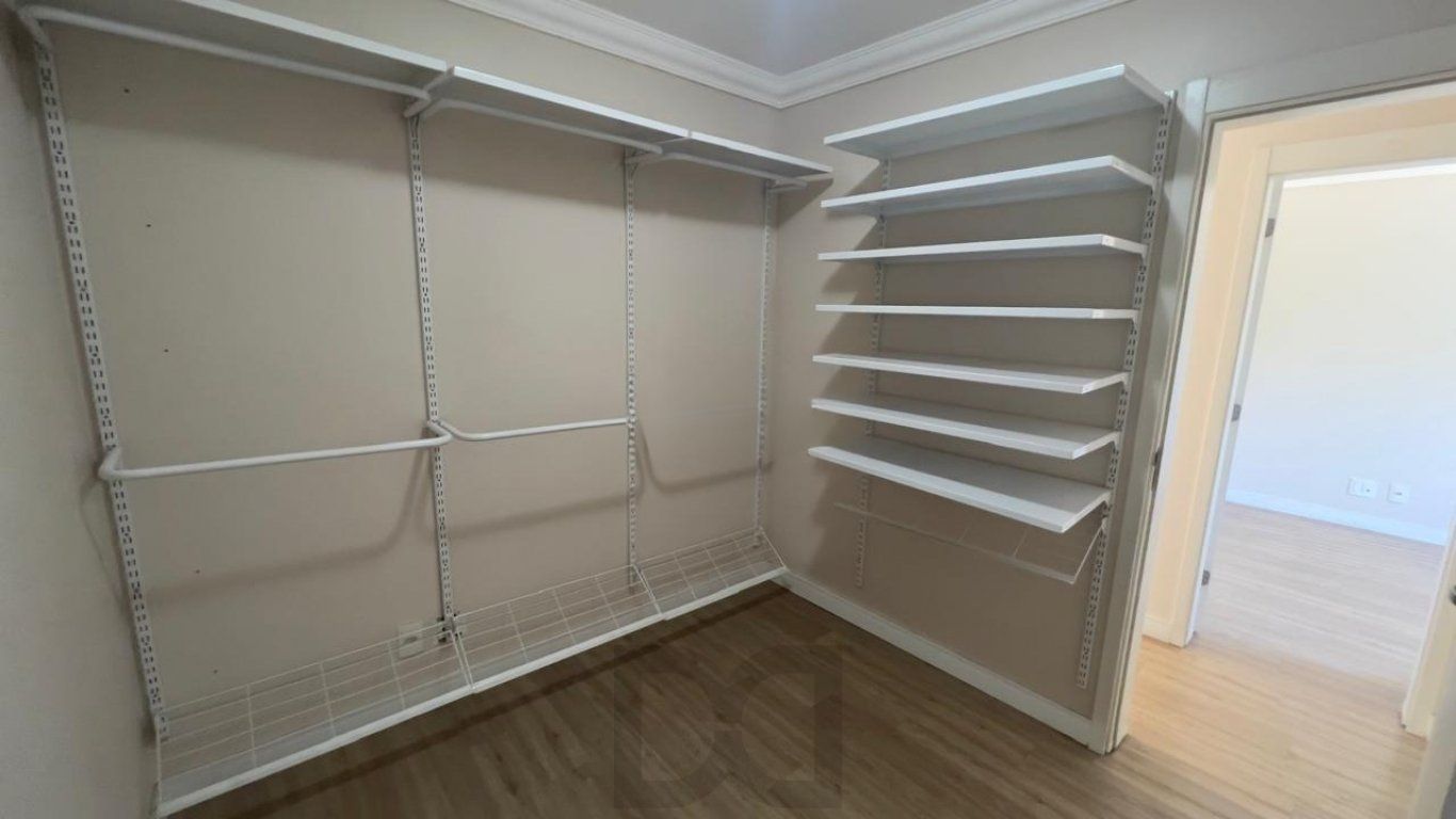 Apartamento de 3 dormitórios 2 vaga de garagem no bairro Sarandi Porto Alegre. — foto 29