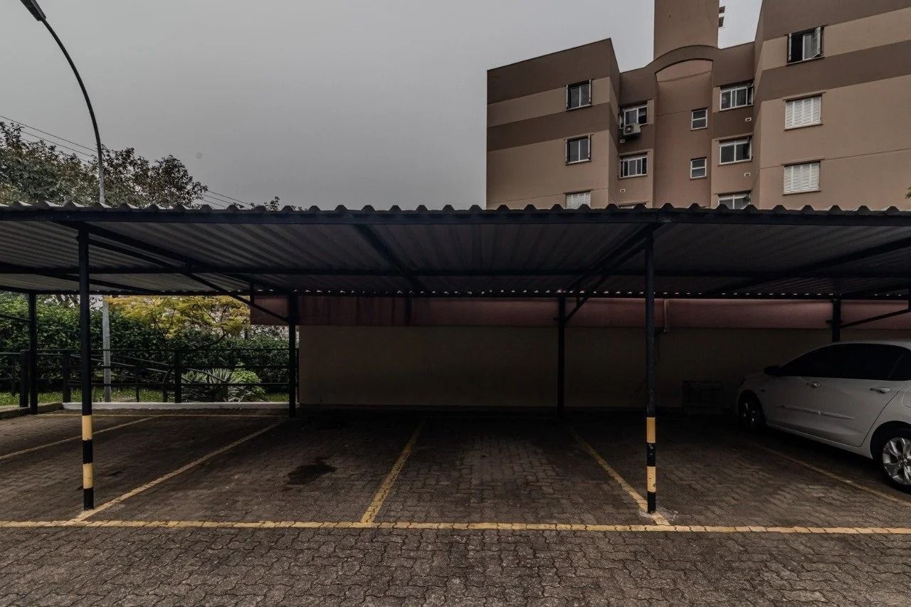 Apartamento 2 Dormitórios com 1 vaga coberta e elevador no Alto Petrópolis — foto 27