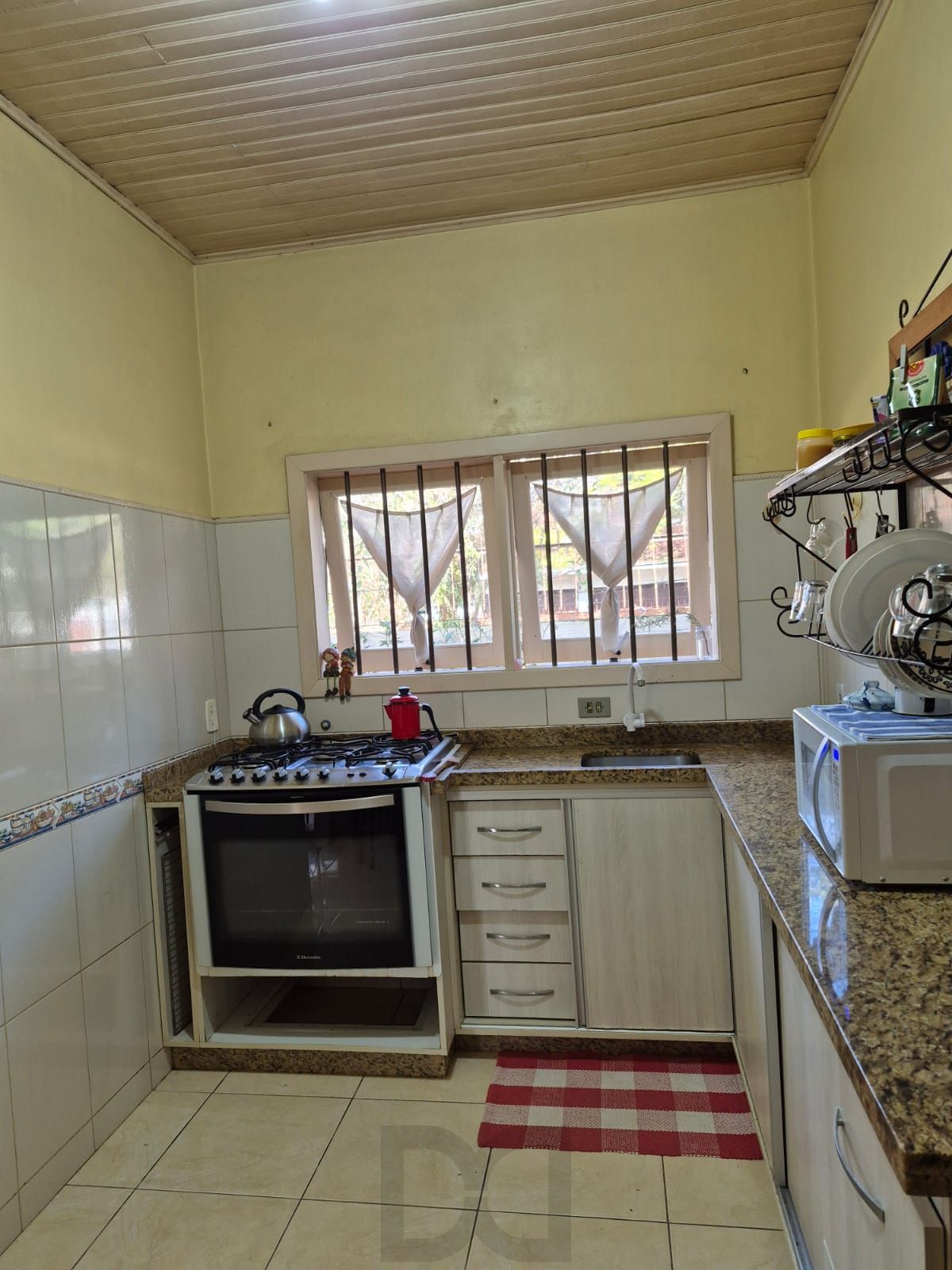 Casa mista de 3 quartos e 2 vagas no bairro Sarandi. — foto 7