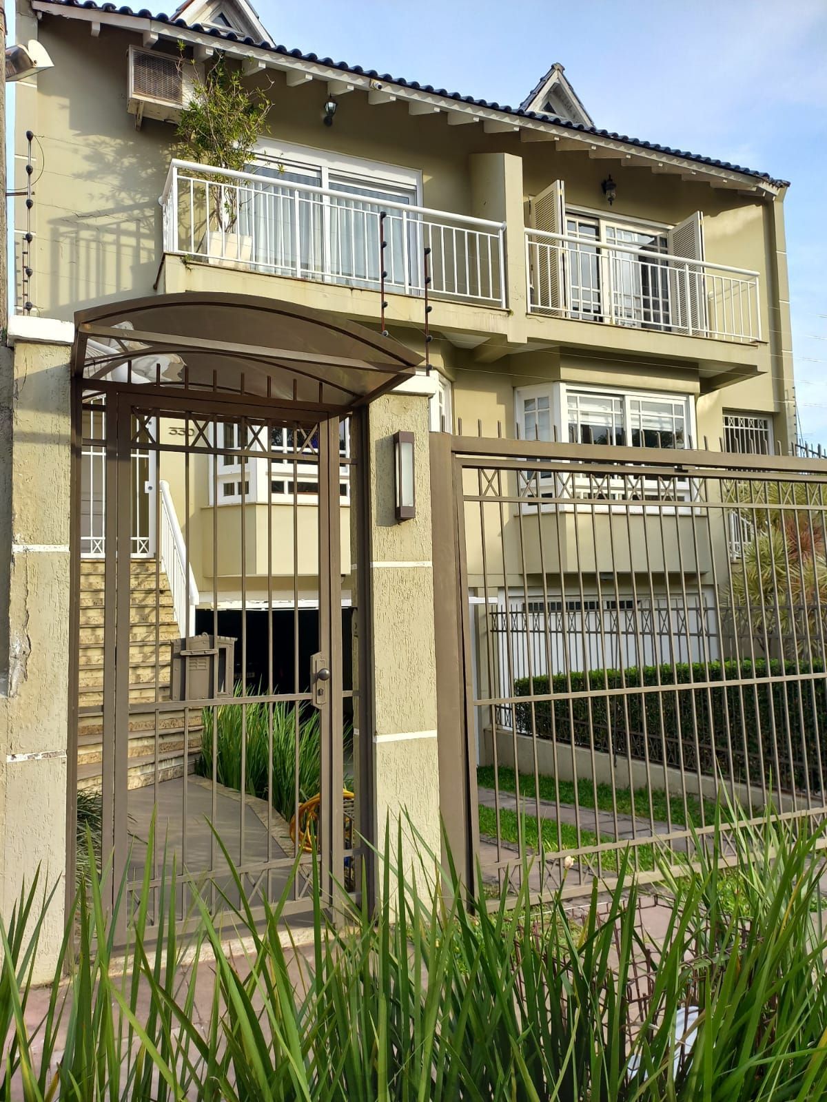 Casa com 4 dormitórios no Bairro Chácara das Pedras — foto 97