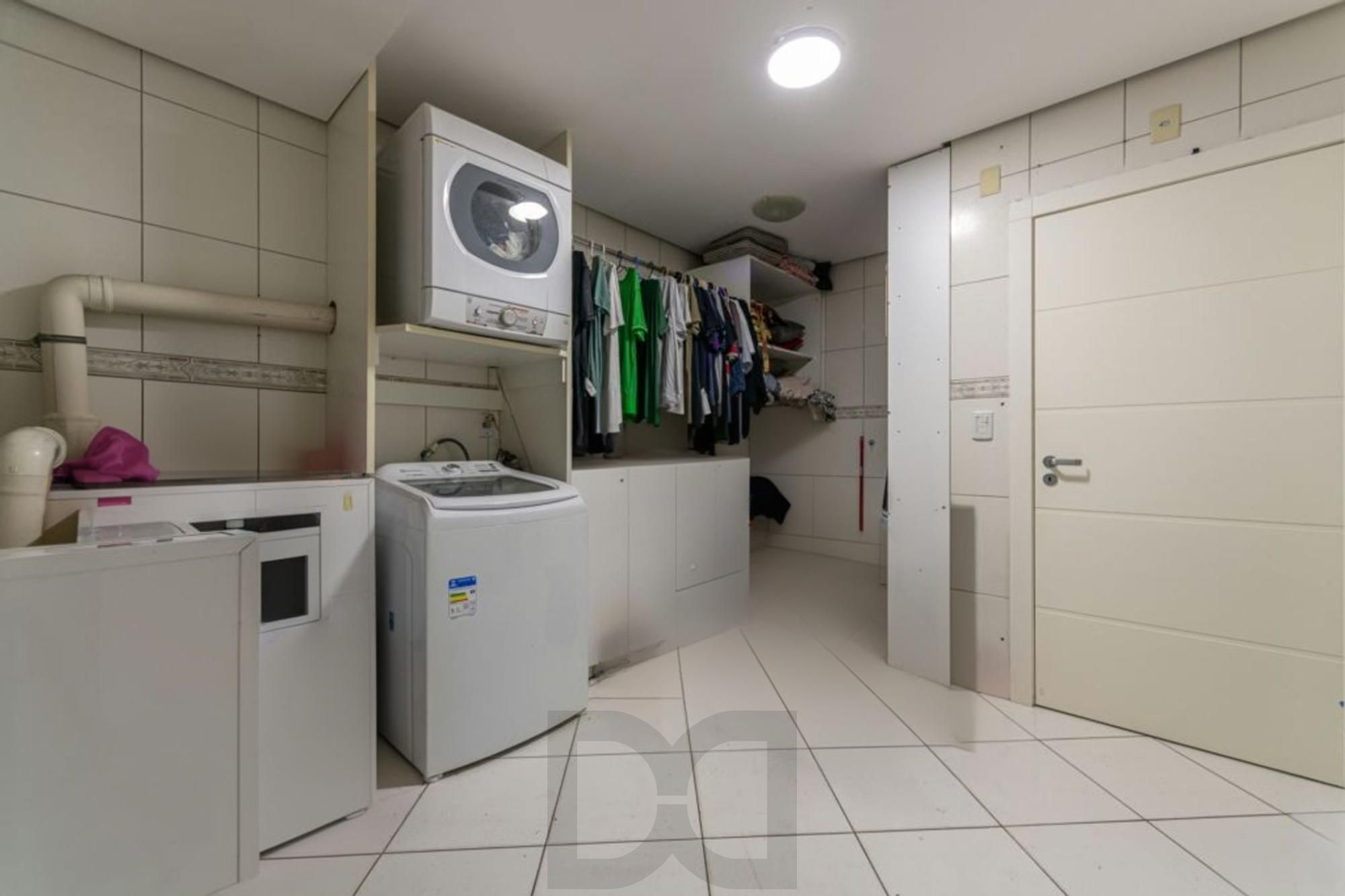 Casa com 4 quartos,1 Suite, 2 vagas e 450m² à venda em Sarandi. — foto 41