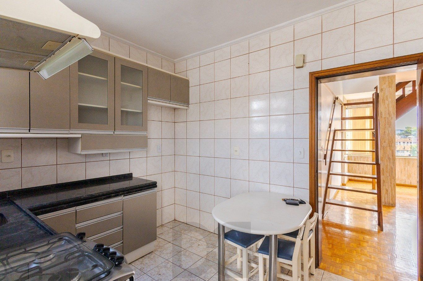 Cobertura com 4 quartos, 1 suíte e 2 vagas no bairro Passo da Areia. — foto 21