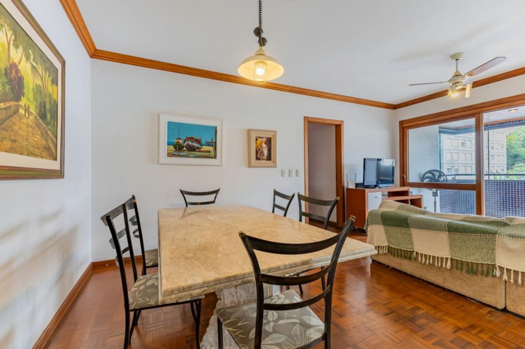 Apartamento com 3 quartos, 1 suíte, 3 vagas e elevador no Bairro São João. — foto 4