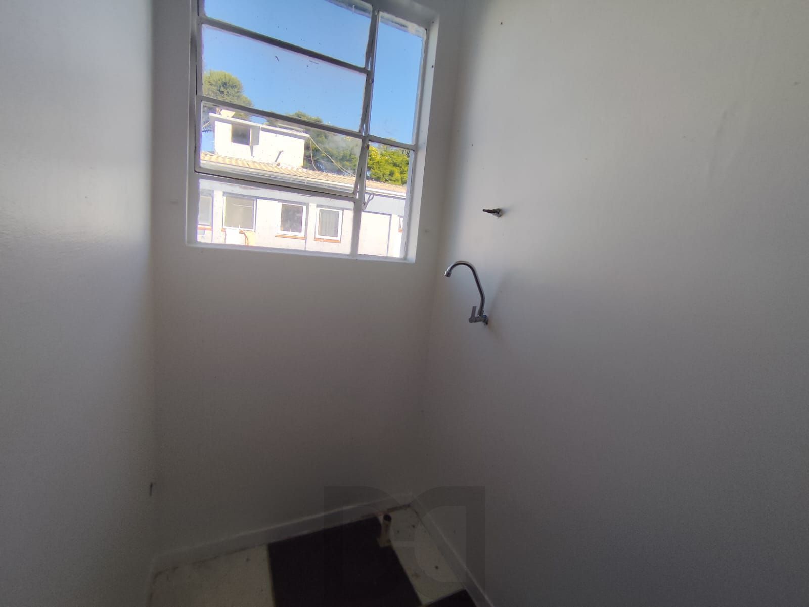 Apartamento 1 quarto, portaria 24 horas e churrasqueira no bairro Camaquã. — foto 15
