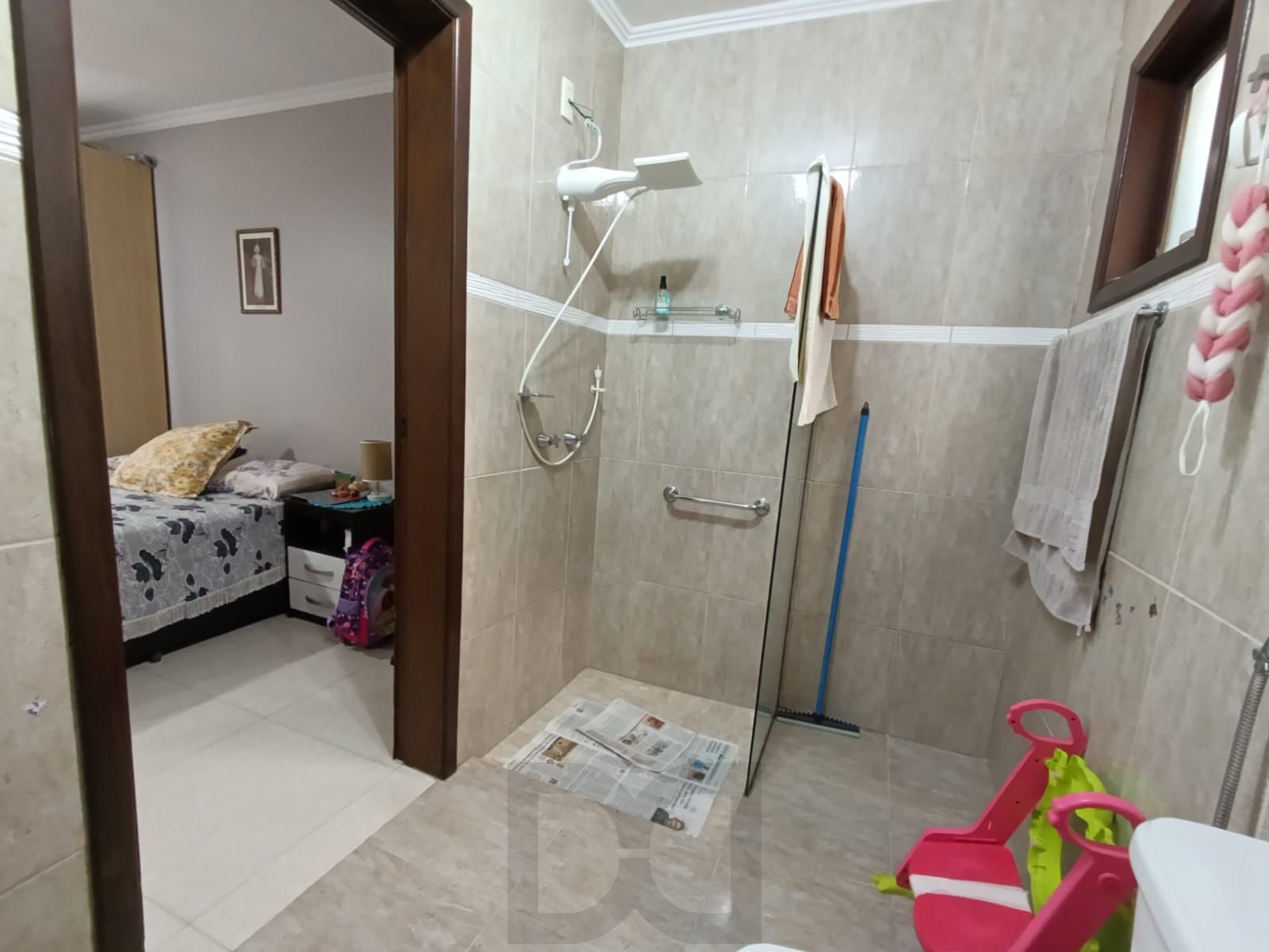 Casa de 3 quartos,suíte,churrasqueira, 3 vagas no bairro Sarandi — foto 16