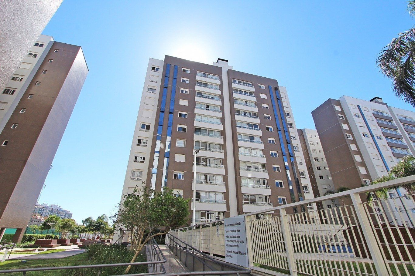 Apartamento com 3 quartos, 3 suítes e 128m² à venda em Menino Deus. — foto 64