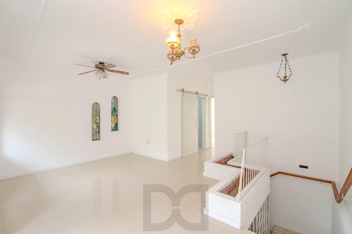 Casa com 3 dormitórios no Bairro Jardim Floresta — foto 1