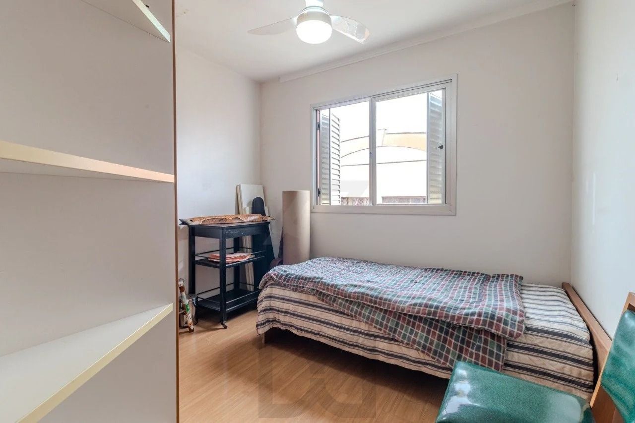 Apartamento 2 Dormitórios com 1 vaga coberta e elevador no Alto Petrópolis — foto 16