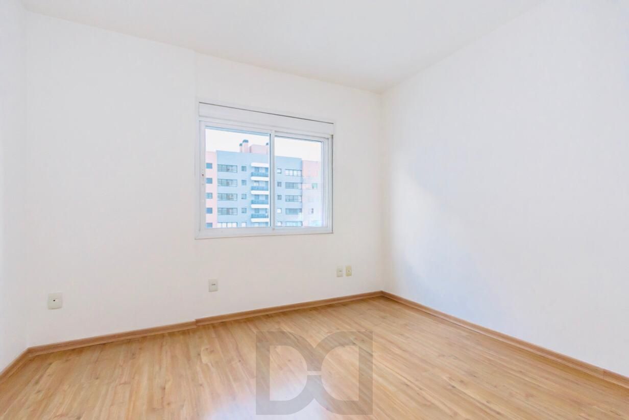 Apartamento de 2 dormitórios, 2 vagas e elevador no bairro Passo da Areia — foto 7