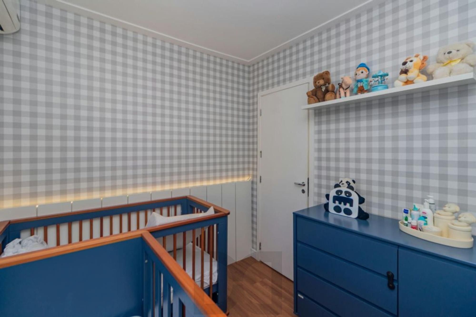 Apartamento 2 Dormitórios com Vaga e Piscina no Cristal em Porto Alegre — foto 12