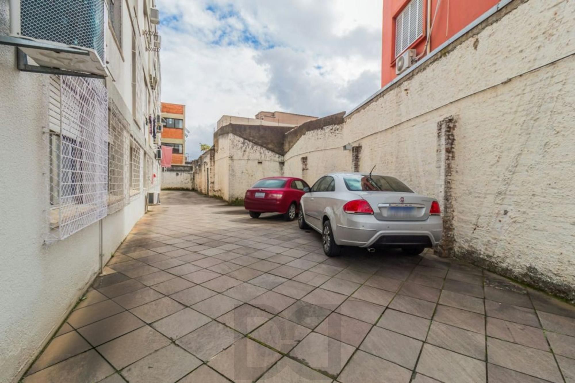 Apartamento com 2 quartos, 2 banheiros e 1 vaga no bairro Azenha. — foto 28