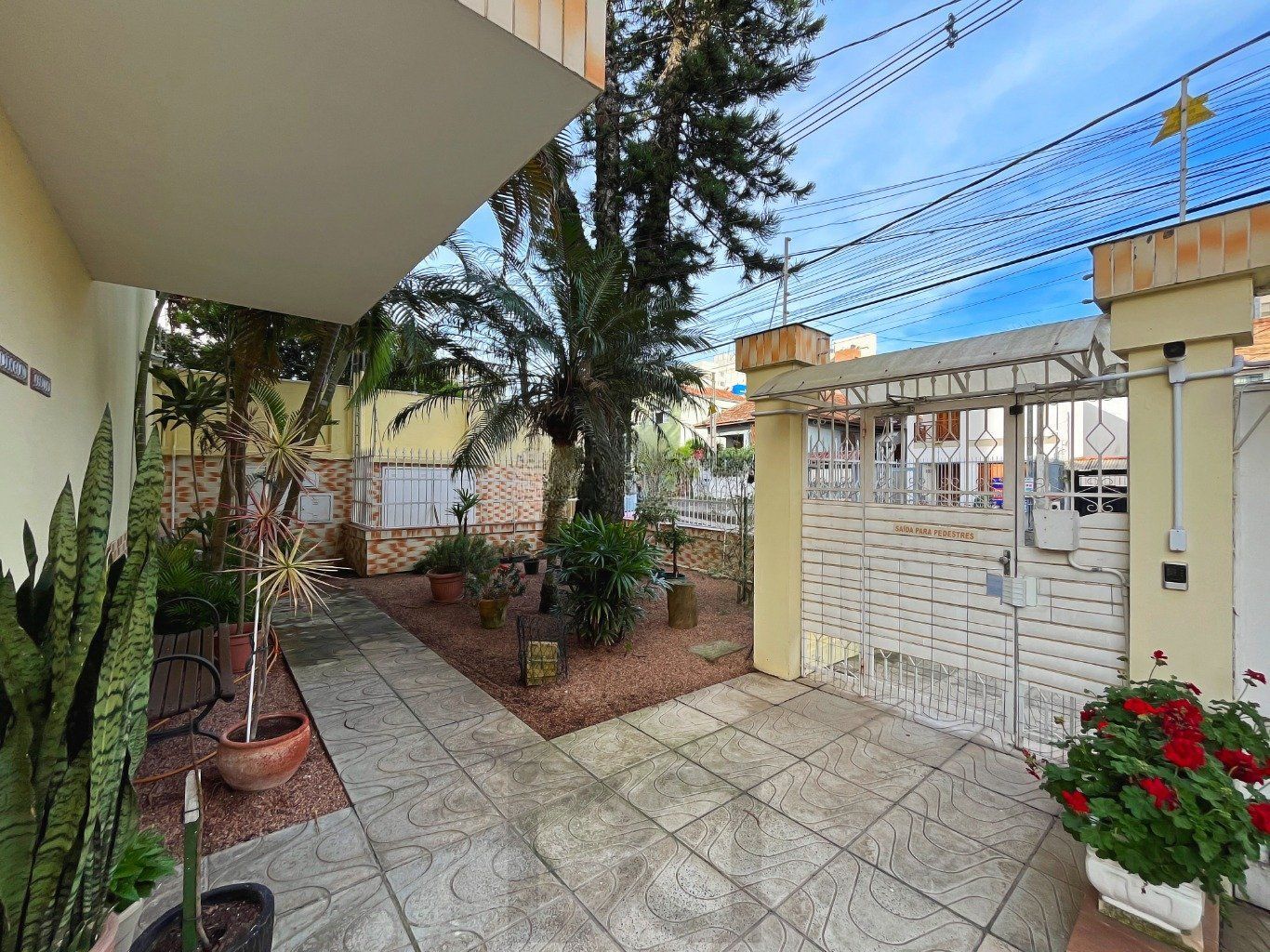 Casa com 3 quartos e 2 vagas em condomínio fechado no bairro Tristeza — foto 40