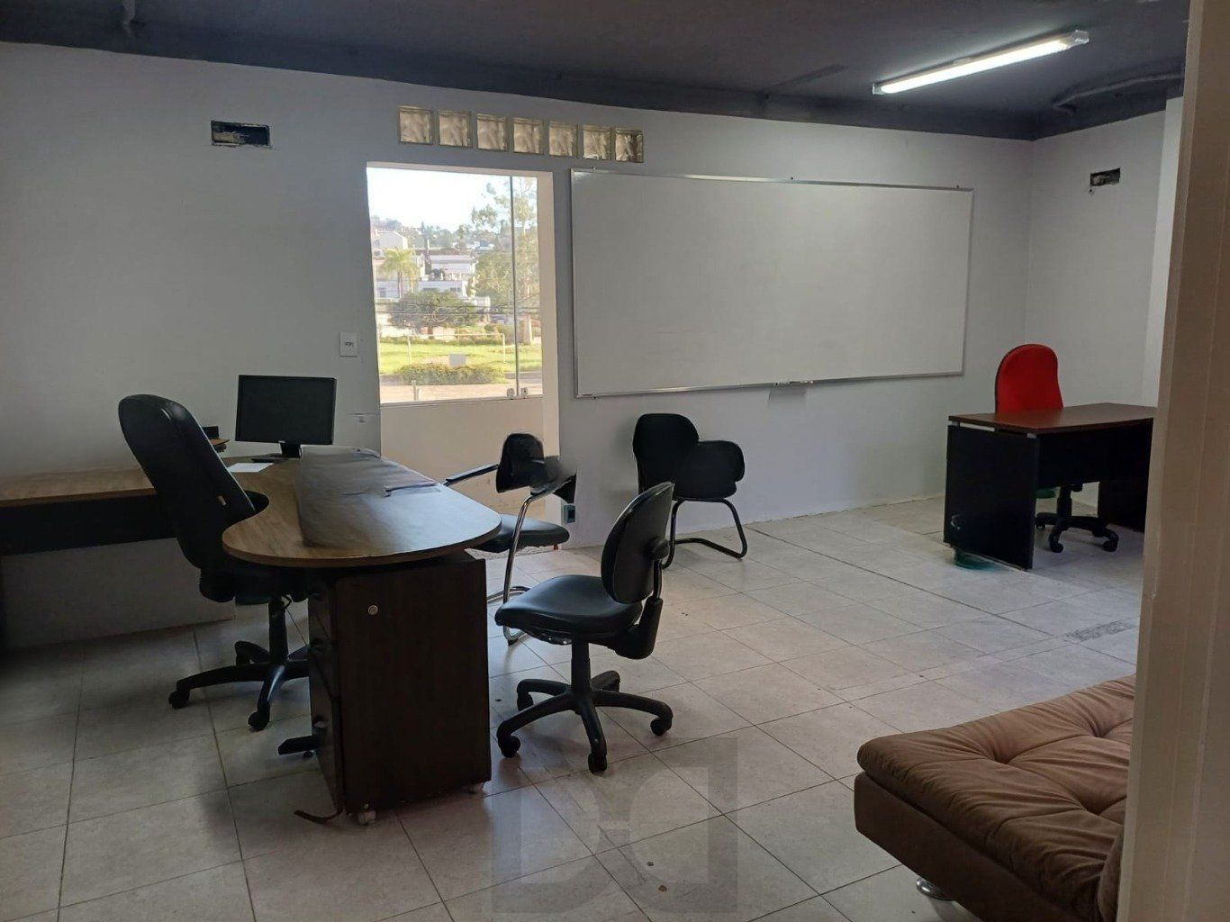 Casa com 3 quartos, 3 banheiros, 300m² e 8 vagas no Menino Deus. — foto 12