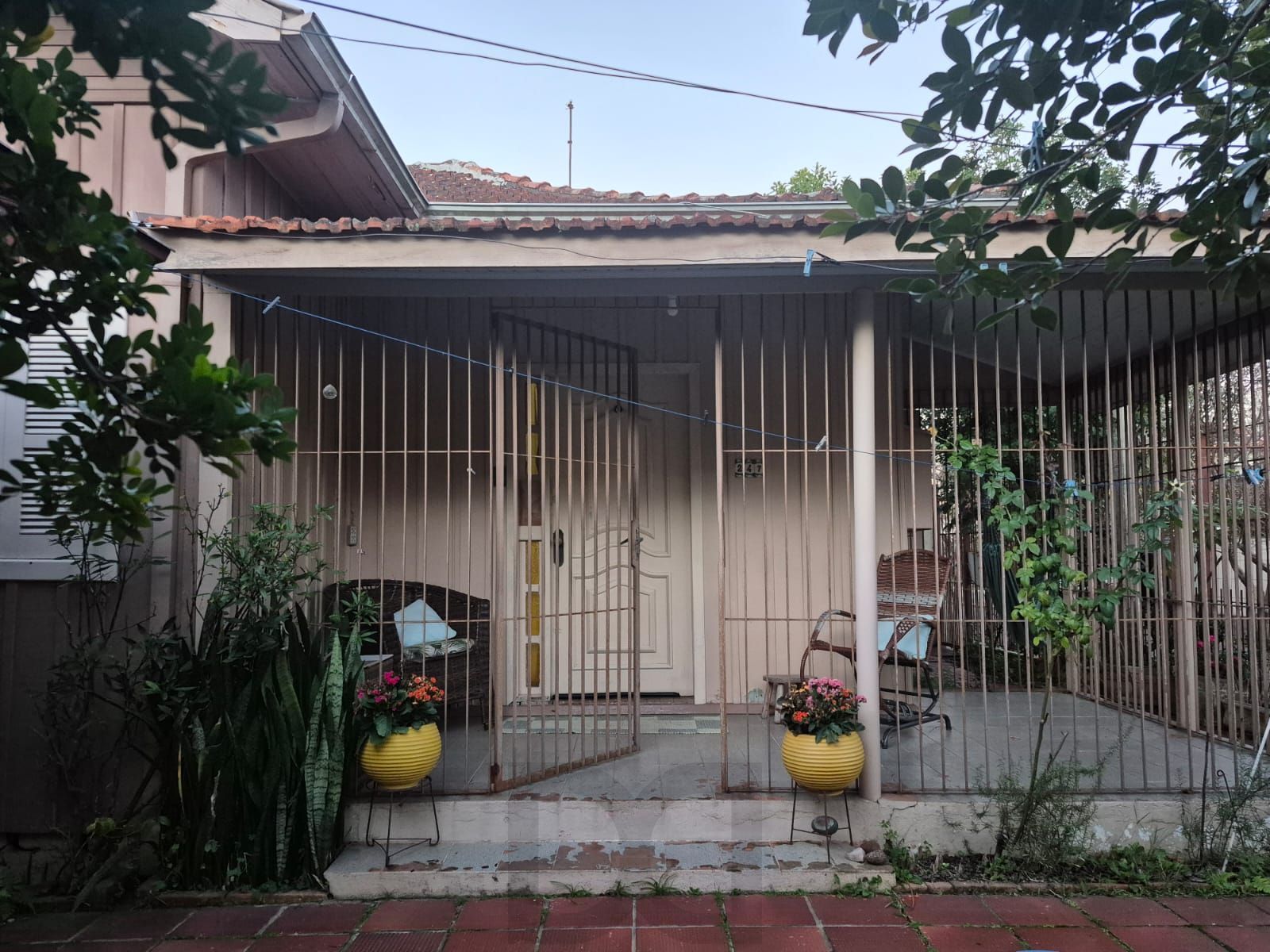 Casa mista de 3 quartos e 2 vagas no bairro Sarandi. — foto 24