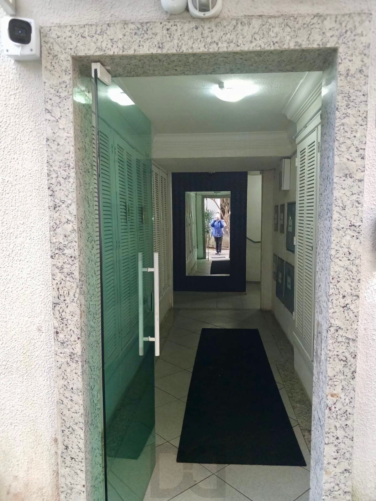 Apartamento térreo de 1 dormitório com 1 vaga coberta e fixa Bairro Santa Fé — foto 10