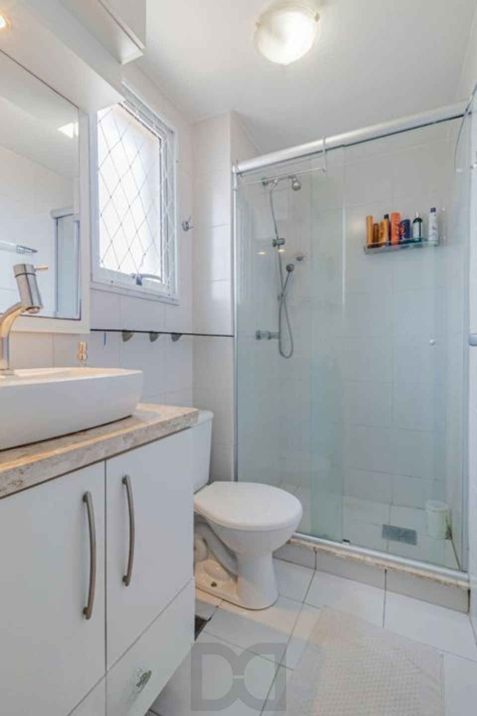 Apartamento de 3 quartos, suíte, elevador e 2 vagas no bairro Vila Ipiranga — foto 17