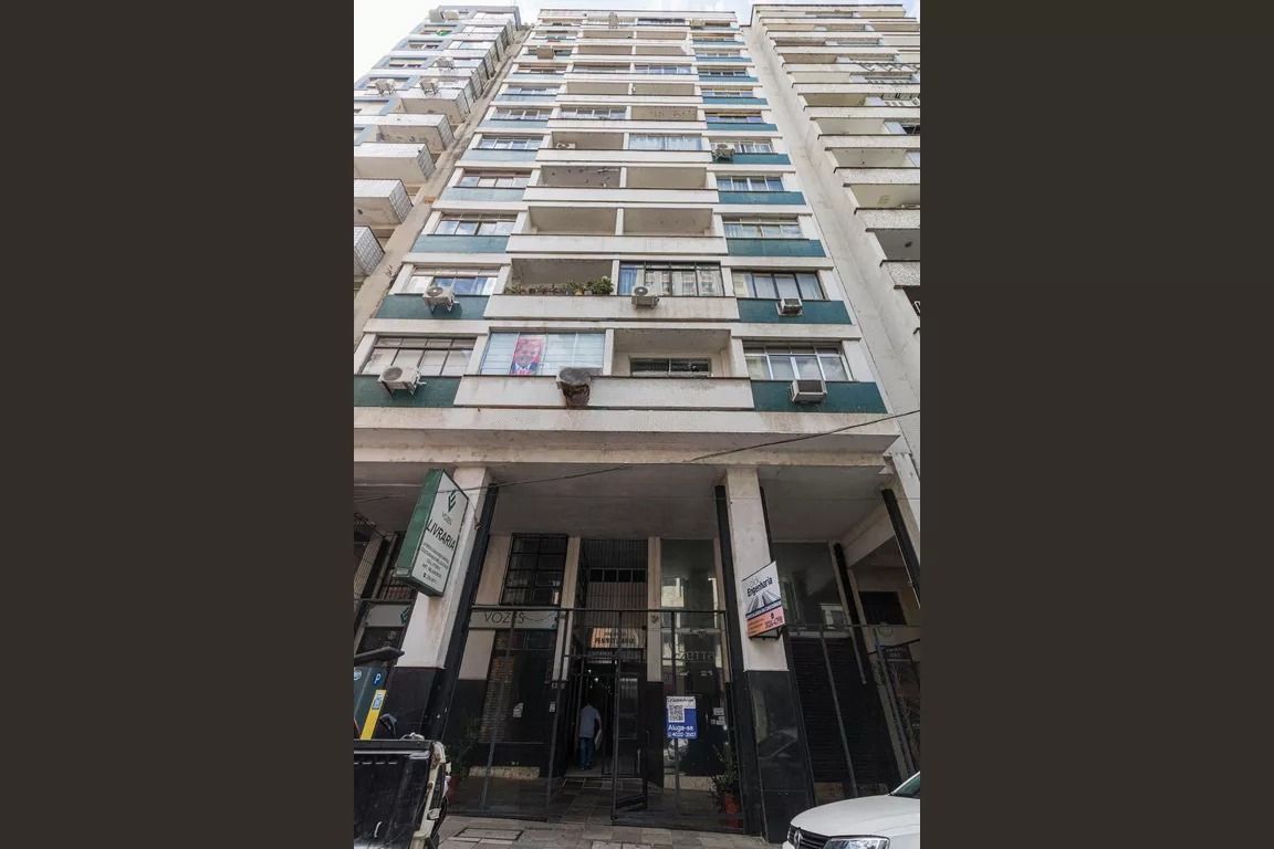 Apartamento com 4 quartos, 3 banheiros no Bairro Centro Historico. — foto 16