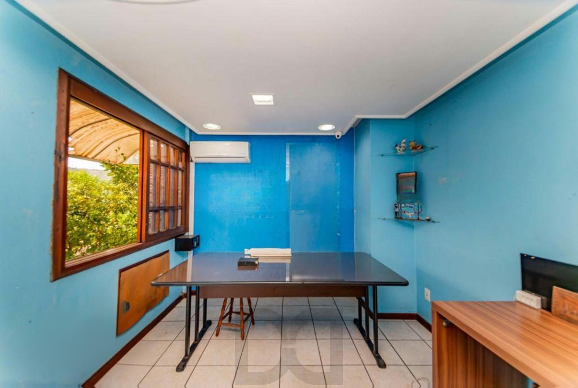 Casa de 3 quartos, churrasqueira, terraço, 2 vagas no bairro Glória. — foto 9