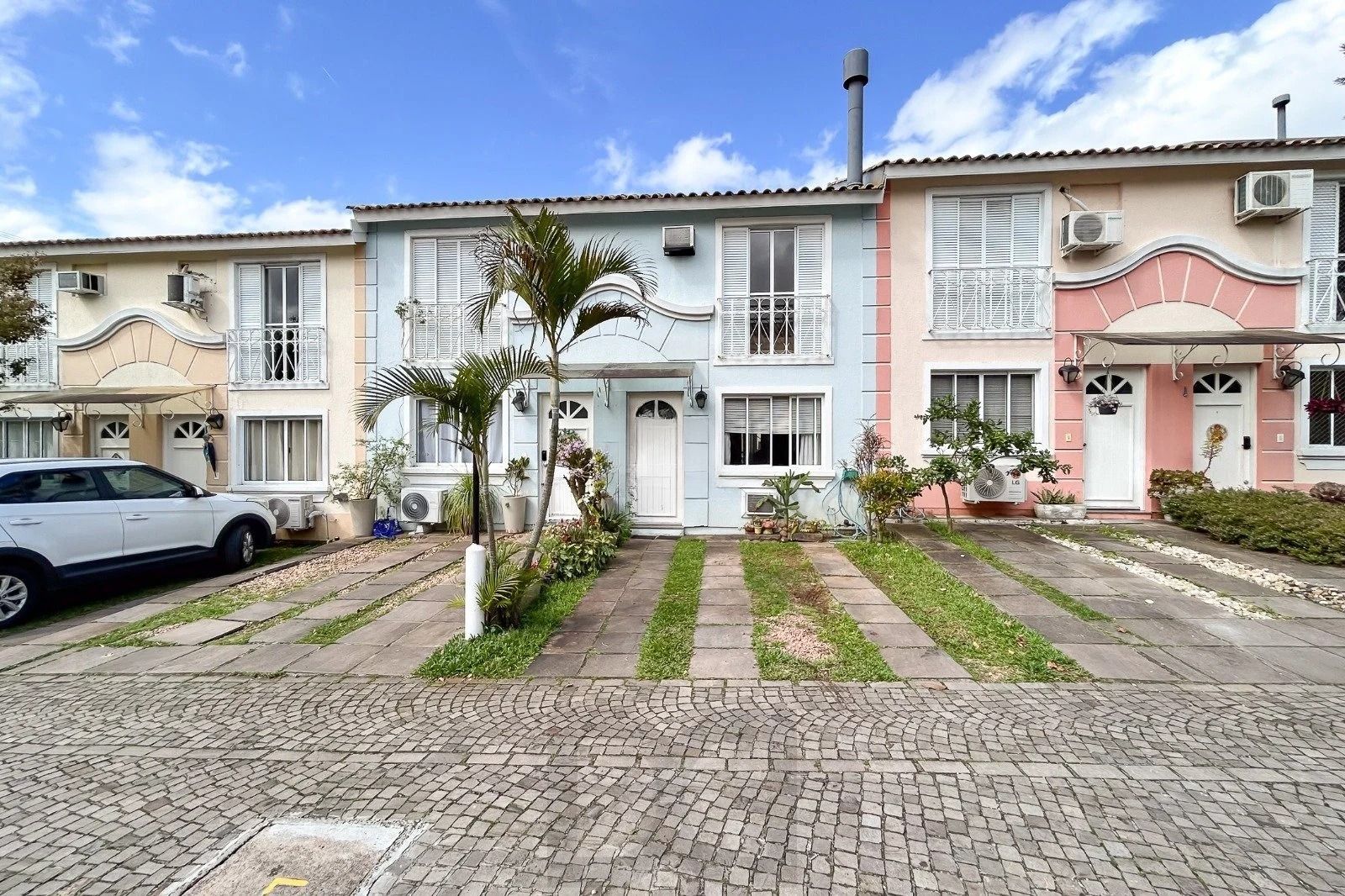 Casa cem condomínio com 2 dormitórios, 1 suite, 2 vagas no bairro Cavalhada — foto 1