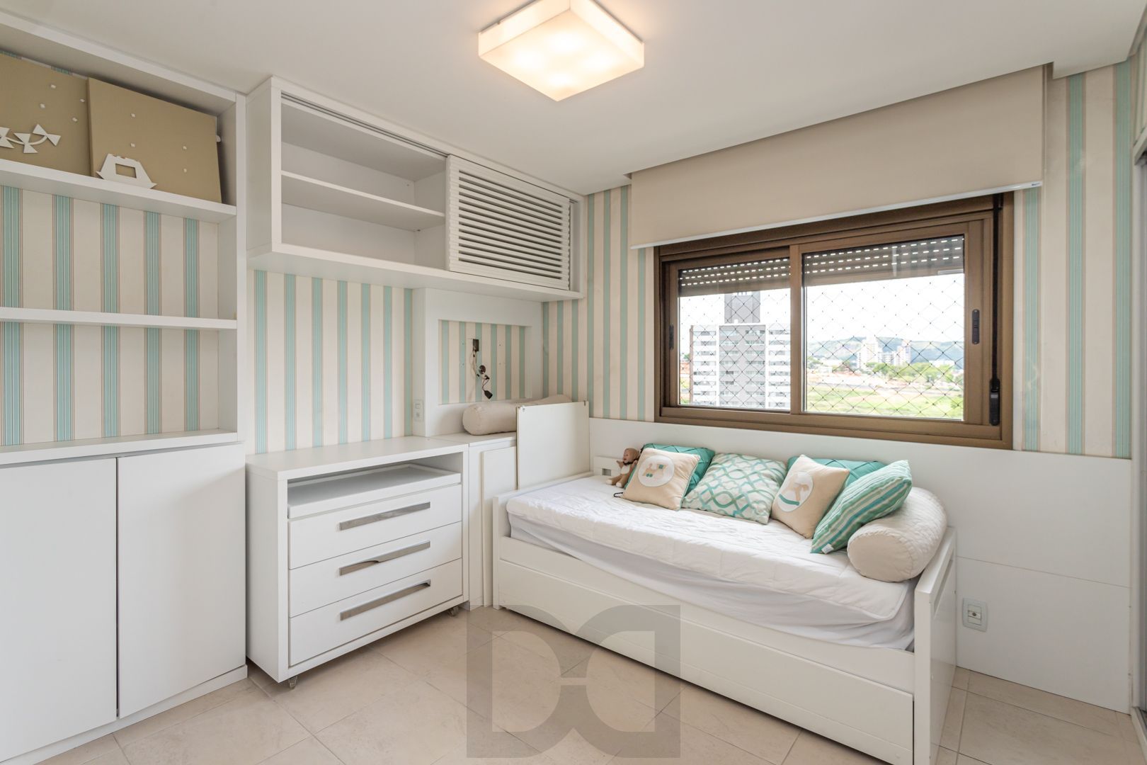 Apartamento de 97m², 2 dormitórios,1suíte, 3 vagas de garagem no Jardim Botânico — foto 29