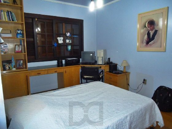 Casa com 3 quartos, 3 banheiros, churrasqueira no bairro Jardim São Pedro. — foto 23