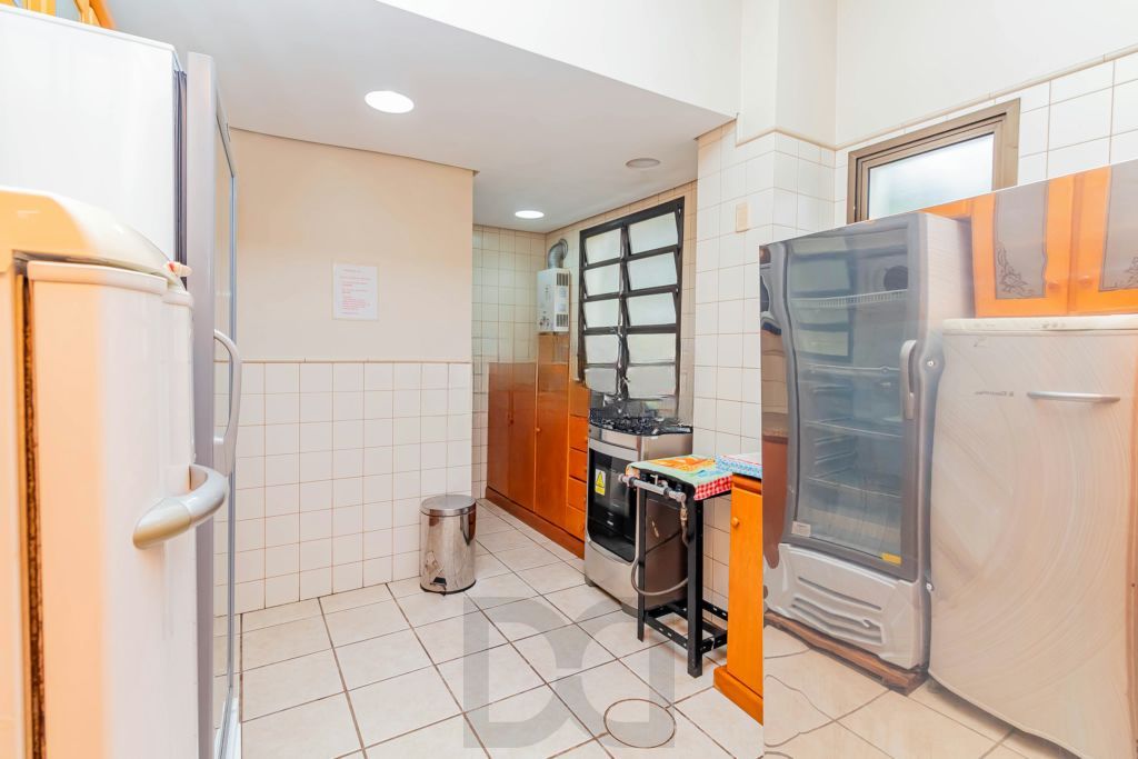 Apartamento com 3 quartos, vaga e elevador no Bairro Menino Deus — foto 31