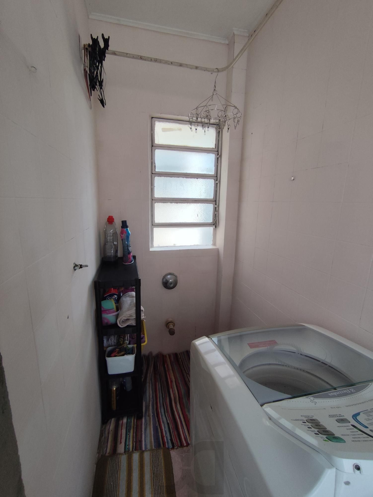 Apartamento semi mobiliado de 2 quartos e 2 vagas no bairro Petrópolis — foto 7