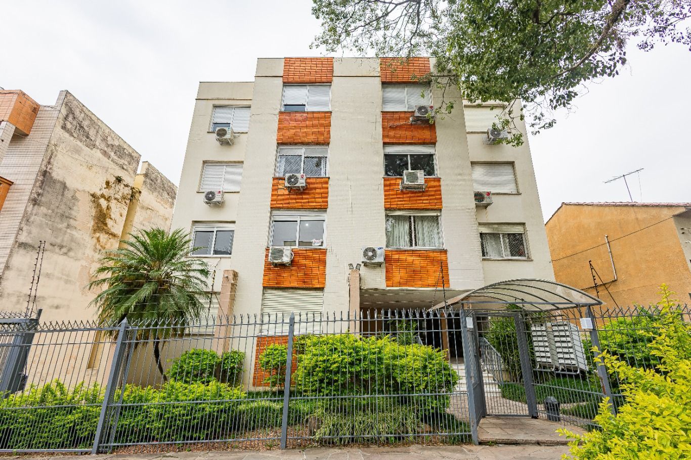 Apartamento à venda com 3 quartos 105m² no Bairro Petrópolis — foto 1