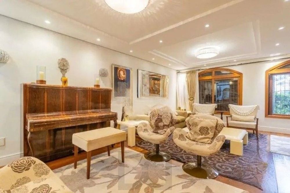 Casa de 3 quartos, piscina, churrasqueira, 7 vagas no bairro Tristeza — foto 24