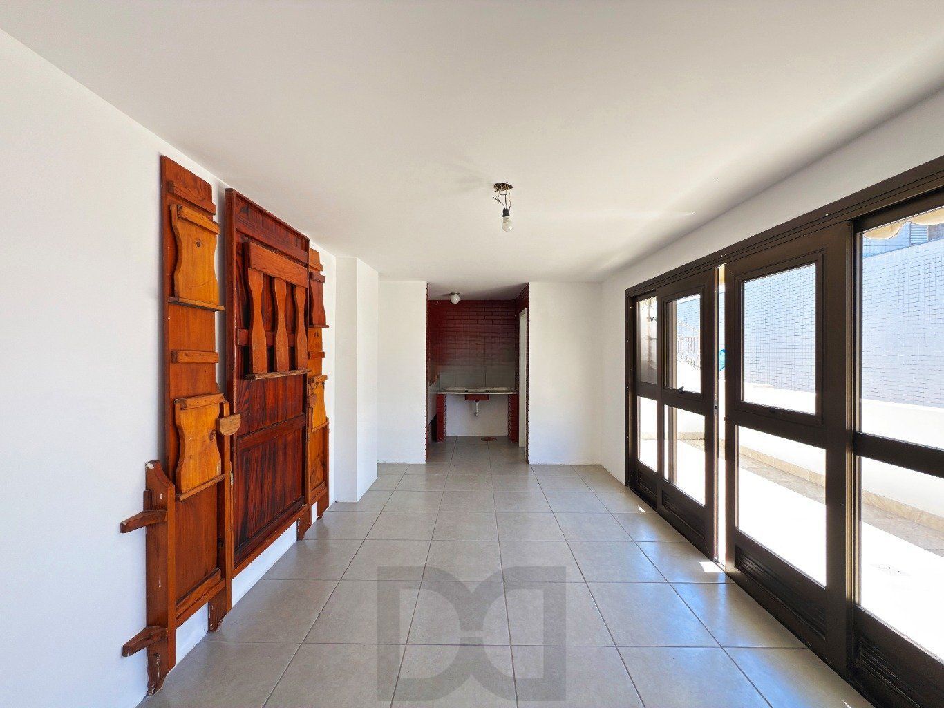 Cobertura com 2 quartos, vaga, elevador e churrasqueira  no bairro Cristal. — foto 23