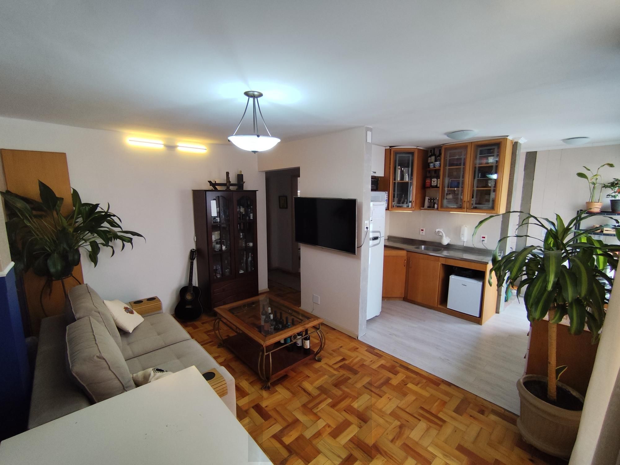 Apartamento semi mobiliado de 2 quartos e 2 vagas no bairro Petrópolis — foto 1