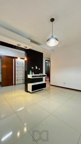 Apartamento 2 Dormitórios com Vaga à Venda no Rio Branco — foto 3
