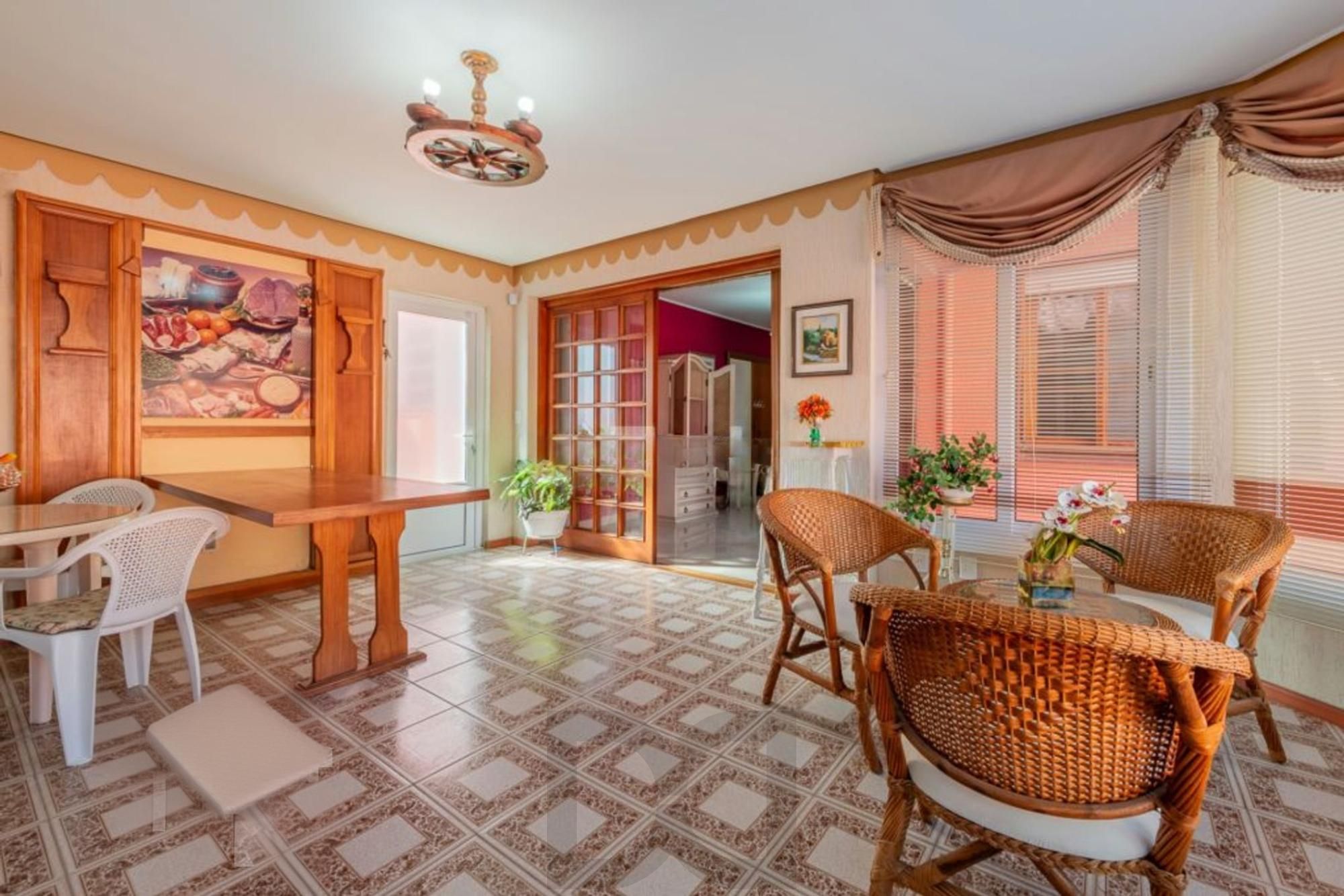 Casa com 3 dormitórios,1 suíte, 4 banheiros e 4 vagas, 203m² no Jardim Itu. — foto 9