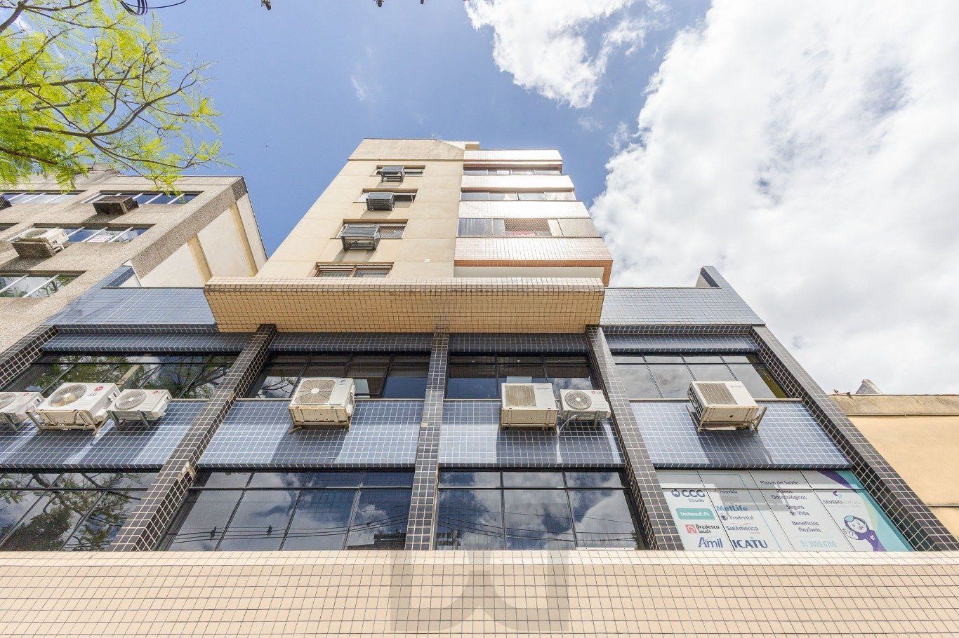 Cobertura com 4 quartos, 1 suíte e 2 vagas no bairro Passo da Areia. — foto 1