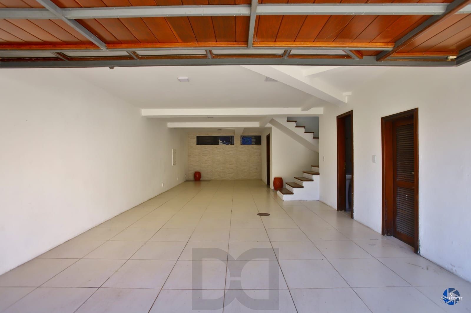Casa de 3 dormitórios, 3 vagas e pátio com piscina bairro Chácara das Pedras. — foto 50